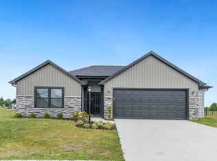 1409 Pyke Grove Pass, Huntertown, IN 46748