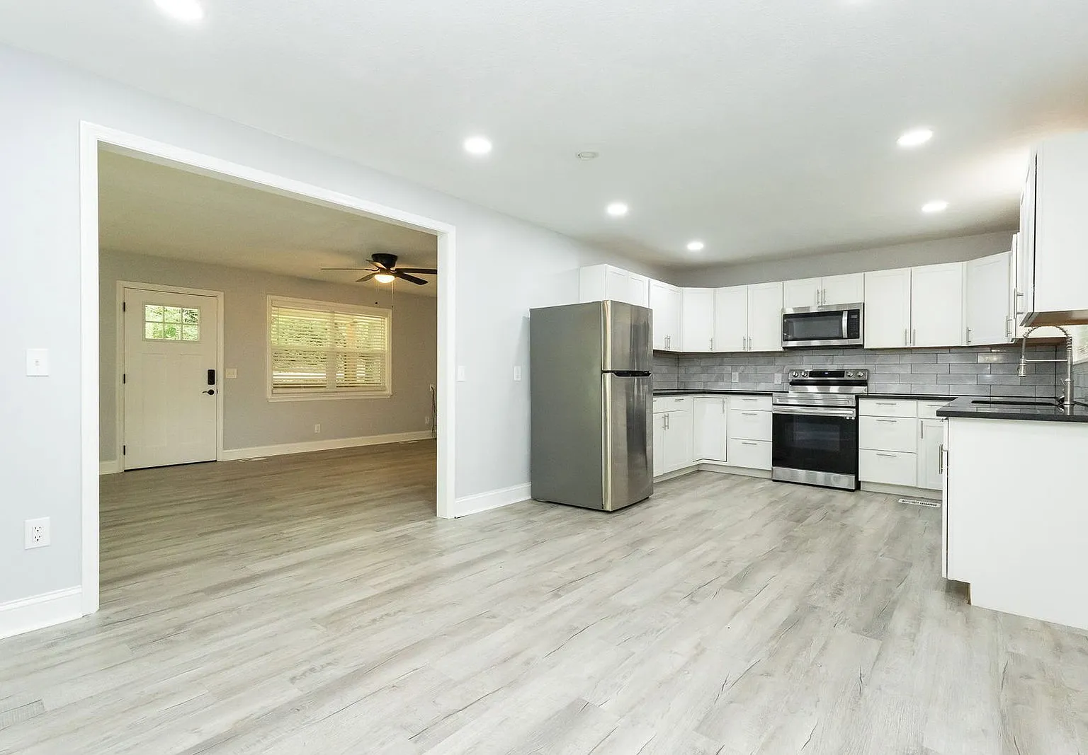 4 bed, 2.5 bath, 2400 sqft, $2,195 — Photo 1