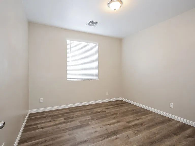 4404 Altamira Cave Dr — Photo 15