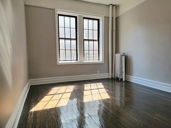 3rd image of 2702 Bronx Park E #B2