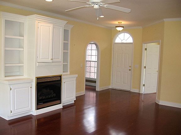 Spacious Great Room