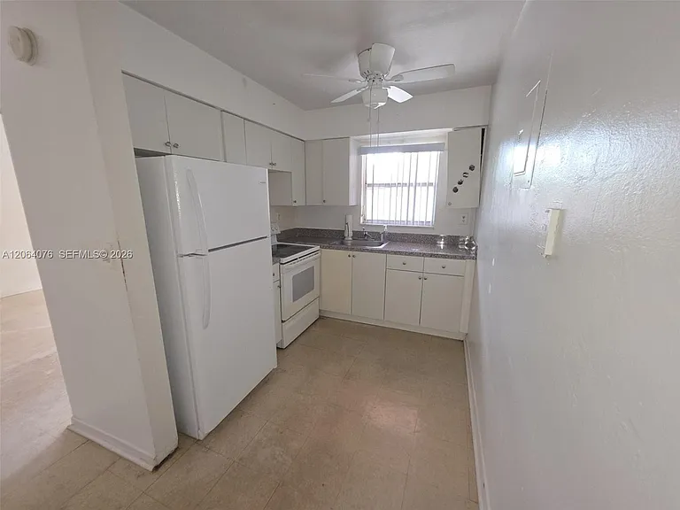 45 E 11th St #15 — Photo 7
