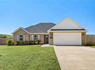 449 Caballo St, Farmington, AR 72730