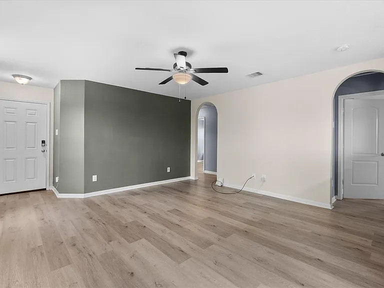 5727 Treasure Cove Rd — Photo 4