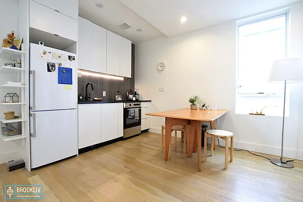 Rented by null | media 28