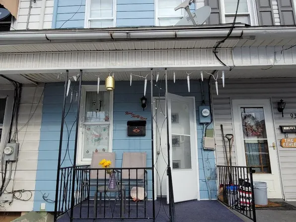 939 W Pine St, Coal Township, PA 17866