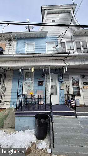 939 W Pine St Photo 1