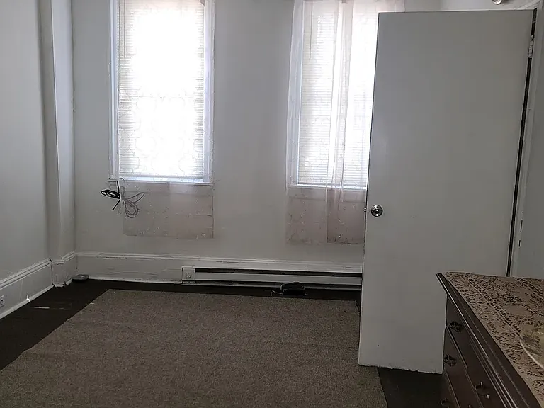 6035 Vine St — Photo 2
