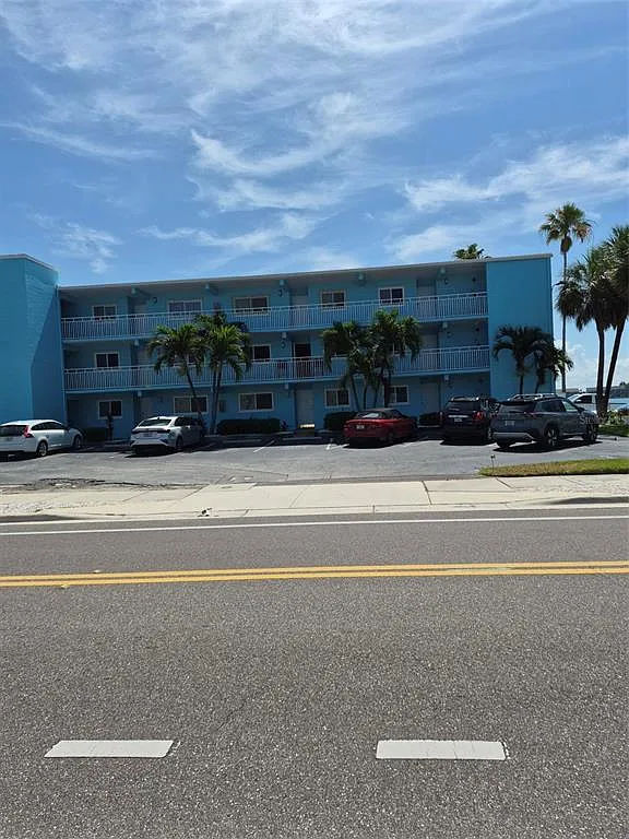 2 bed, 2.0 bath, 780 sqft, $2,200 — Photo 1