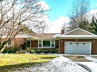 433 Bishop Rd, Highland Heights, OH 44143