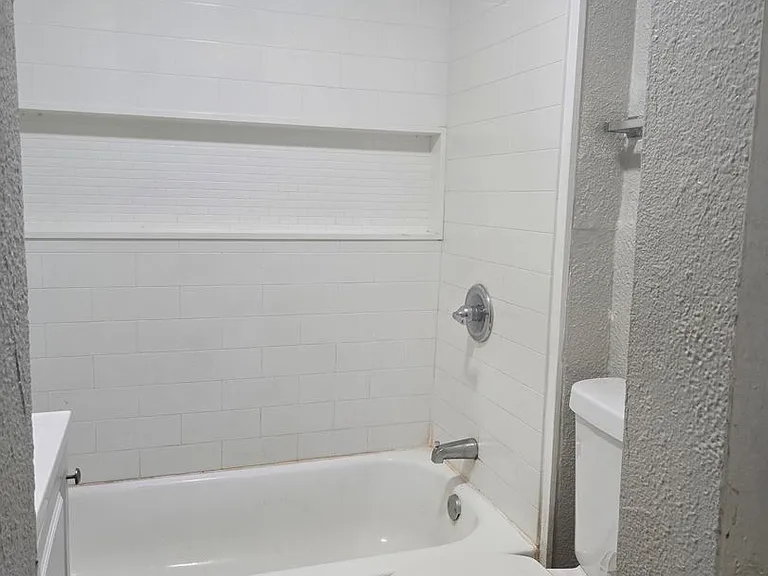 17 Dutton St — Photo 12