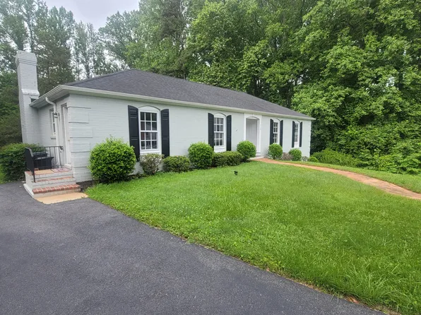 213 Surrey Rd, Charlottesville, VA 22901