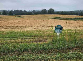 L11 Lucas Ln #11, Sun Prairie, WI 53590