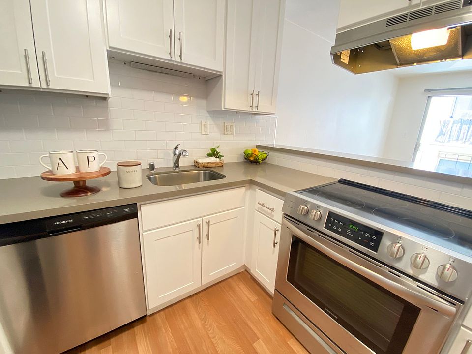 1st image of 411 Euclid Ave Unit 10