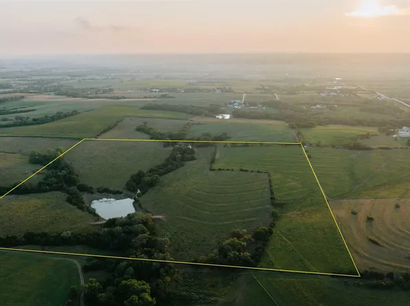 W McKelvie Rd, Malcolm, NE 68402