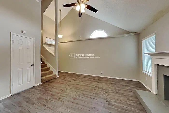 3 bed, 2.0 bath, 1348 sqft, $1,925 — Photo 4