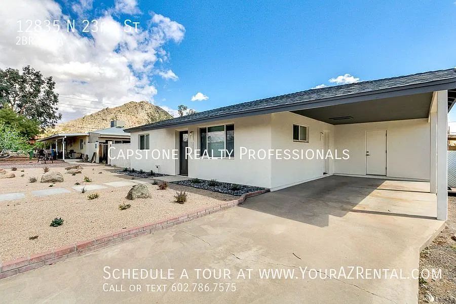 Gorgeous Remodeled Ranch style home in Phoenix on HUGE lot! — Photo 2