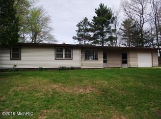 1540 N Lendale Rd, Ludington, MI 49431