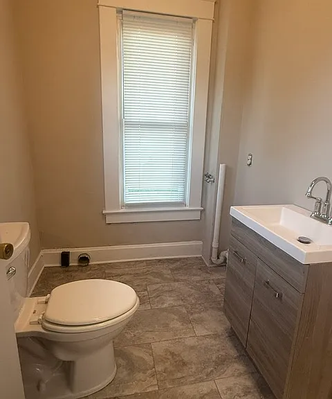 409 Walnut St — Photo 16