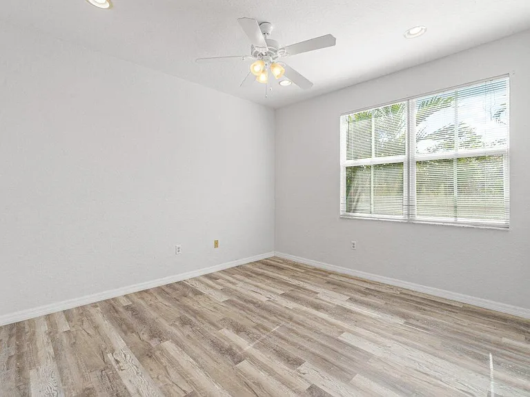 406 Lake Monterey Cir — Photo 17