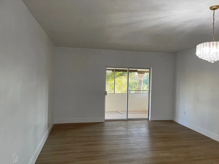 9175 SW 77th Ave #304 — Photo 9