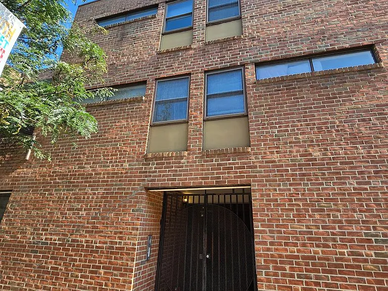 723 South St — Photo 36