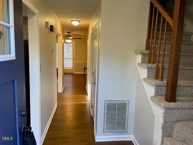 3 bed, 1924 sqft, $850 — Photo 3