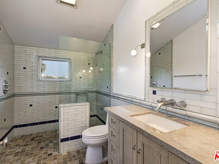 1277 N Norman Pl — Photo 20