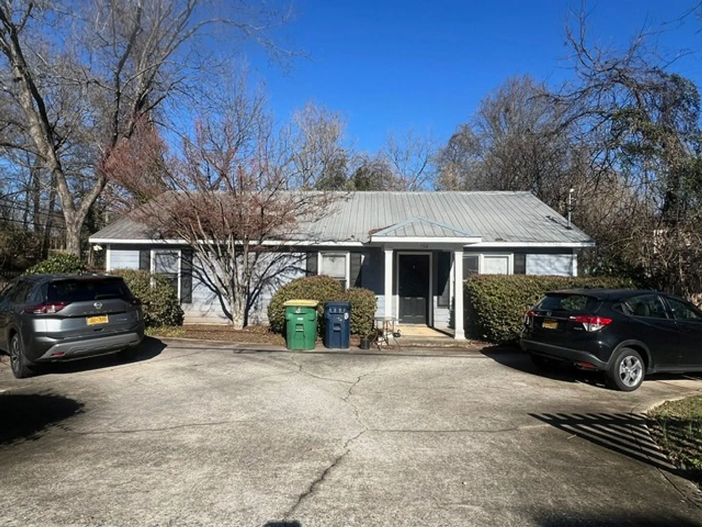Spacious 3 bed 2 bath house! — Photo 1