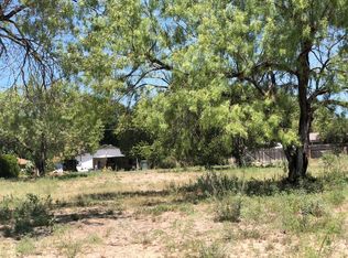 240 Country Club Ln, Uvalde, TX 78801