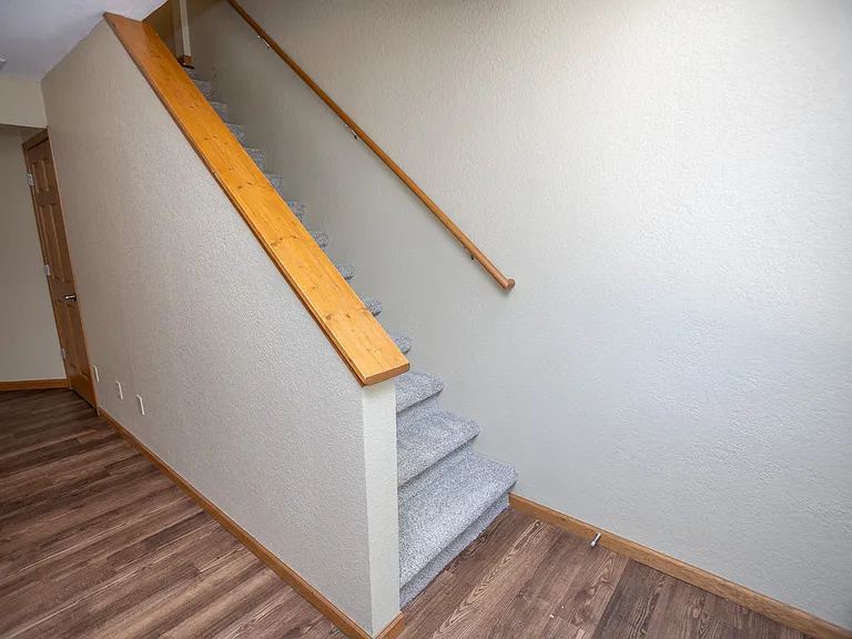 1015 Madison St E — Photo 10