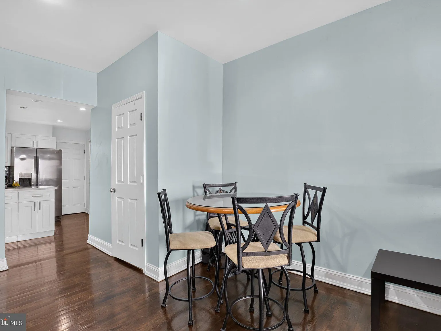 3 bed, 1.5 bath, 998 sqft, $2,050 — Photo 4