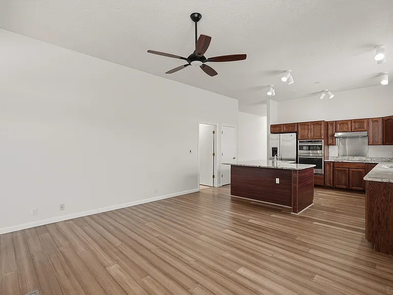 10021 Bridgepointe Ct NE — Photo 13