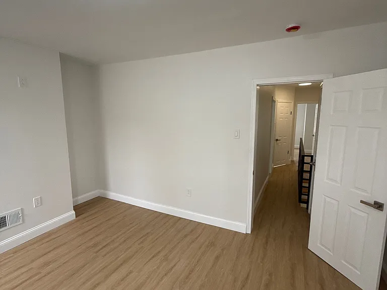 1320 S Myrtlewood St — Photo 23