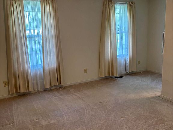 2nd image of 105 Schaffer Dr