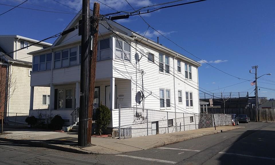 2nd image of 50 Cabot St