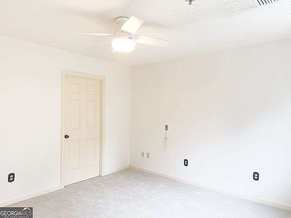 4th image of 300 Johnson Ferry Rd NE Unit A305