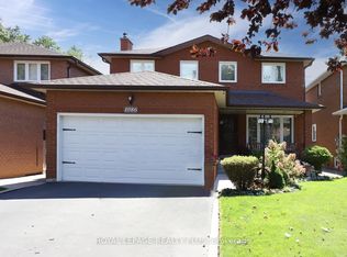 1086 Hedge Dr, Mississauga, ON L4Y1G2