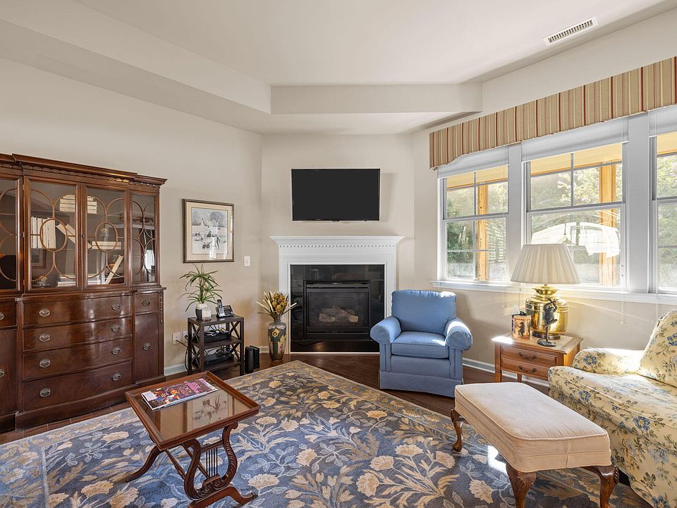 1st image of 413 Dimock Way