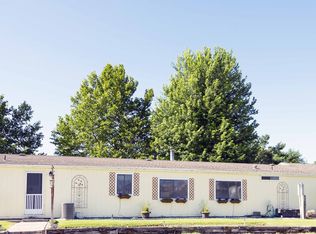 305 Theater Ln, Hermiston, OR 97838