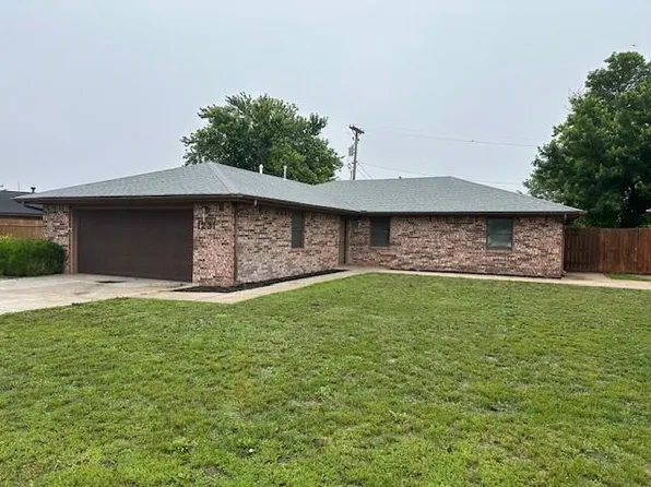 1231 S Grant Ave, Liberal, KS 67901