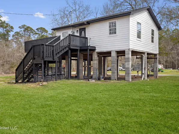 4011 Indian St, Bay Saint Louis, MS 39520