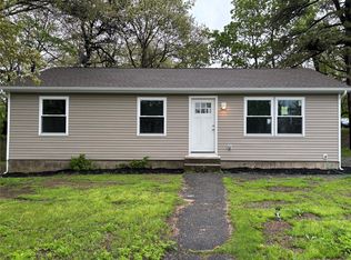 159 Washington Ave, Wheatley Heights, NY 11798