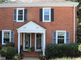 2916 S Dinwiddie St, Arlington, VA 22206