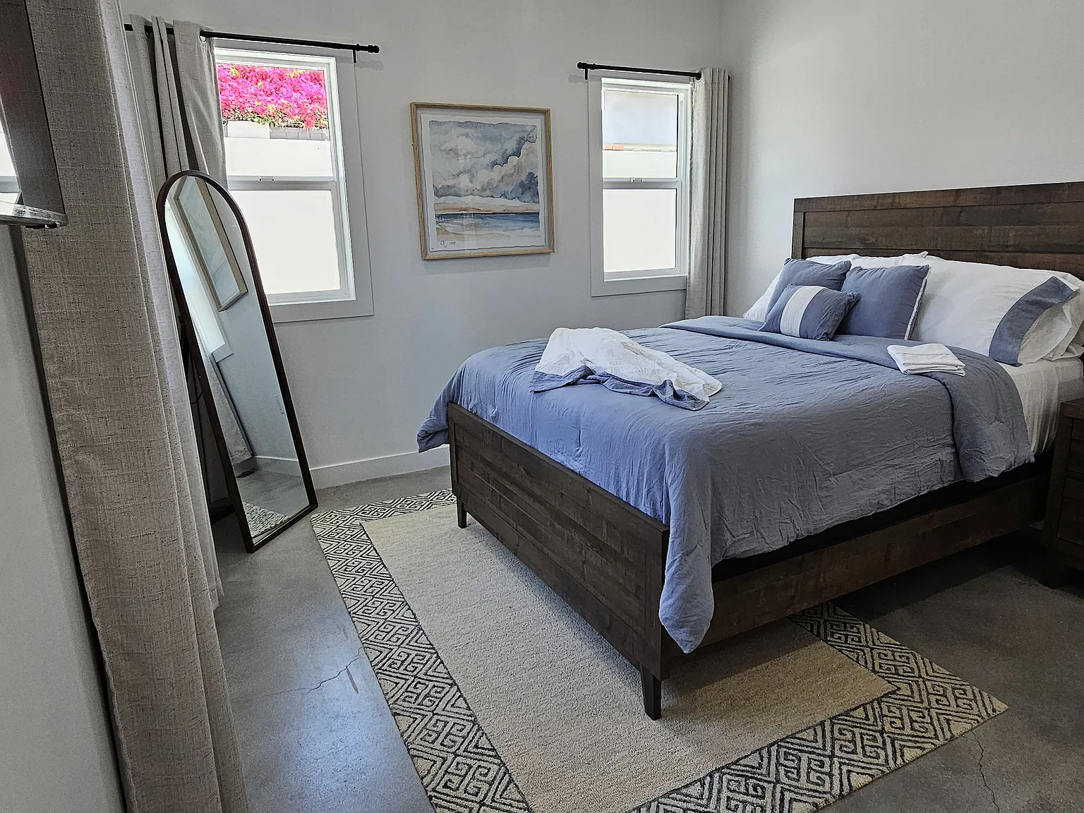 2 bed, 900 sqft, $5,300 — Photo 3