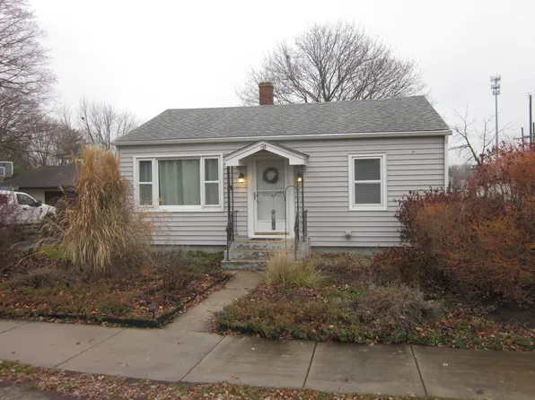 148 Oak St, Hampshire, IL 60140