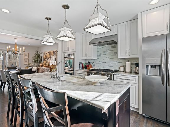 3rd image of 445 Shady Ridge Dr