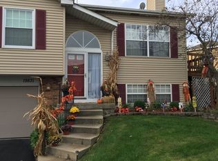 19831 S Edinburgh Ln, Frankfort, IL 60423