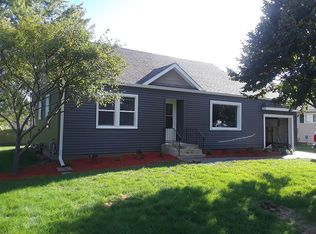 631 Belmont St, Hinckley, IL 60520