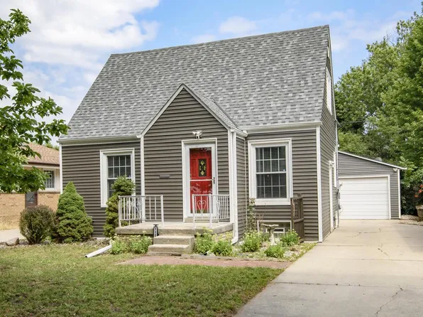 1124 S 90th STREET, West Allis, WI 53214